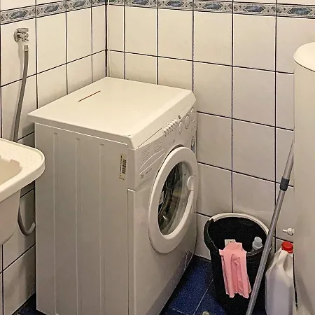 6 Person Holiday In *