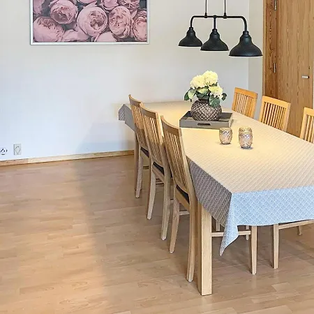 6 Person Holiday In * Tau